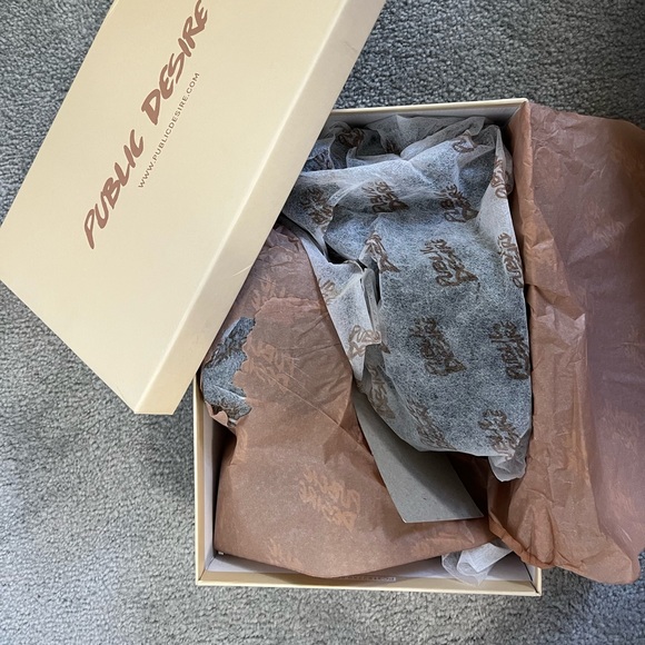 Public Desire Black Satin Platform Heels US9 - Picture 3 of 6